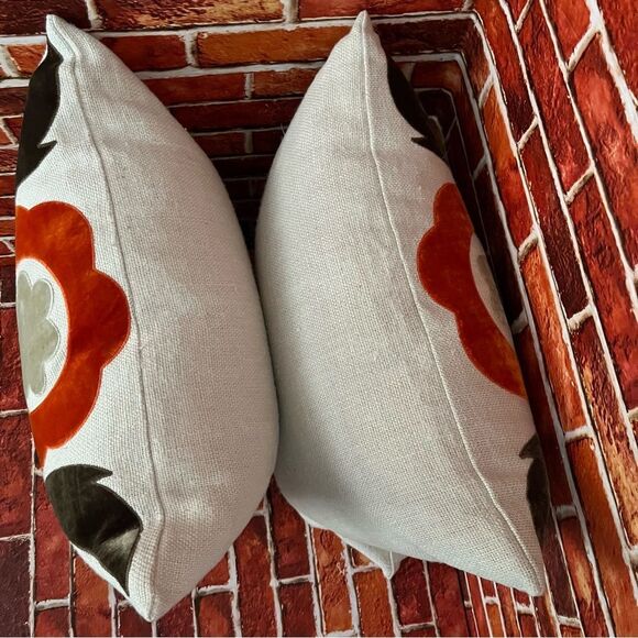 Adam & Viktoria Luxury Linen & Velvet Retro Pillows (2) Org/Brn/Gld EUC Decor - Picture 6 of 14